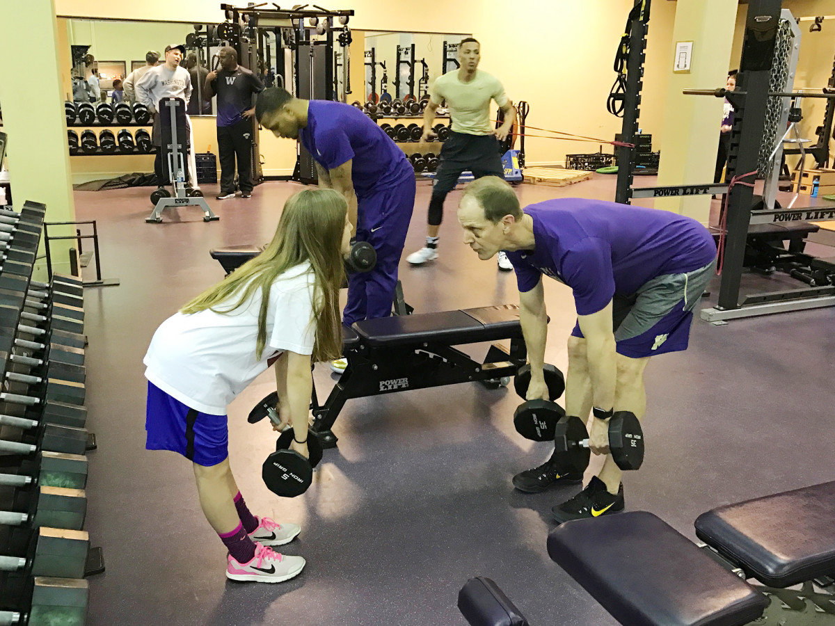 mike-hopkins-washington-huskies-basketball-new-coach-workout.jpg
